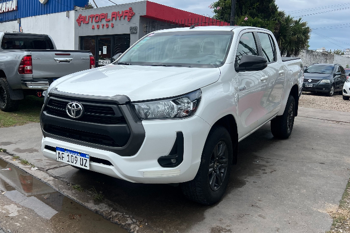 Toyota  Hilux Sr 2.8 tdi